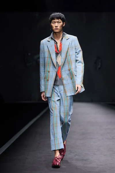Look 54